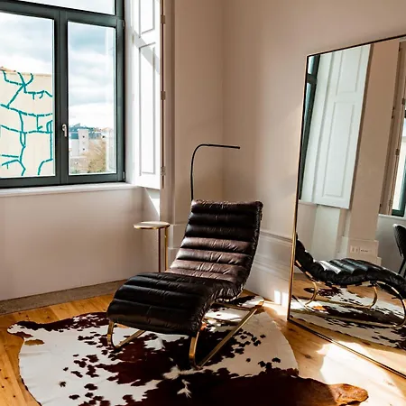 Apartment 18th Century Italia With Historic Charm & Modern Luxury In 2n