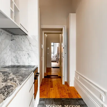 18th Century Italia With Historic Charm & Modern Luxury In 2n Apartment