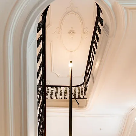 18th Century Italia With Historic Charm & Modern Luxury In 2n Apartment Porto