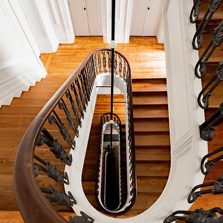 Apartment 18th Century Italia With Historic Charm & Modern Luxury In 2n