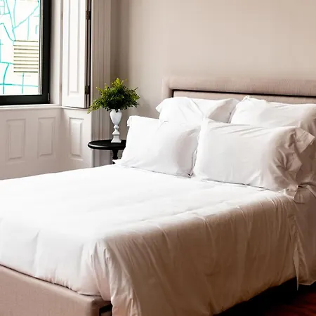 18th Century Italia With Historic Charm & Modern Luxury In 2n