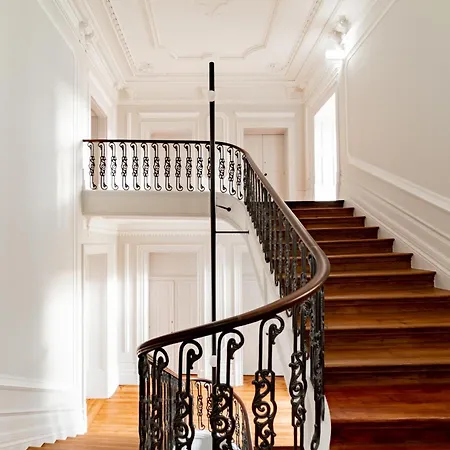 Apartment 18th Century Italia With Historic Charm & Modern Luxury In 2n *