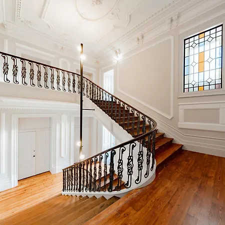 Apartment 18th Century Italia With Historic Charm & Modern Luxury In 2n Porto