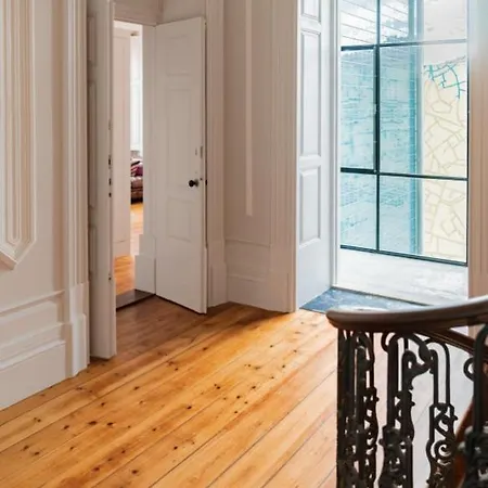 18th Century Italia With Historic Charm & Modern Luxury In 2n Apartman