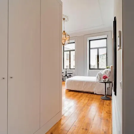 18th Century Italia With Historic Charm & Modern Luxury In 2n * Porto