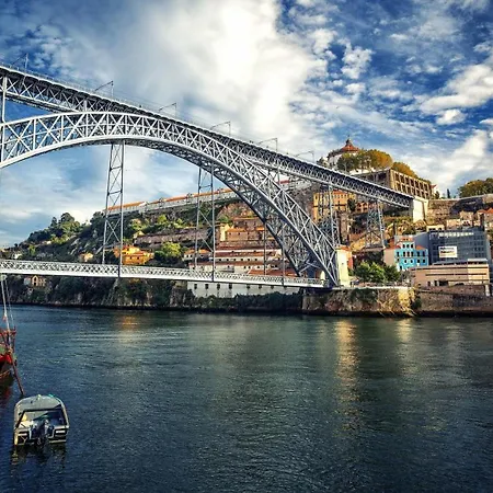 Apartment 18th Century Italia With Historic Charm & Modern Luxury In 2n Porto